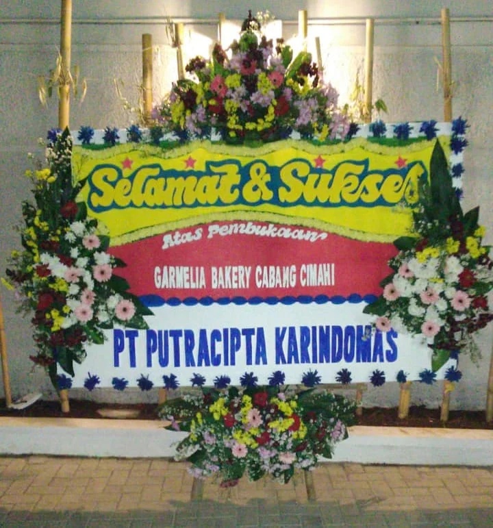Bunga segar berwarna cerah